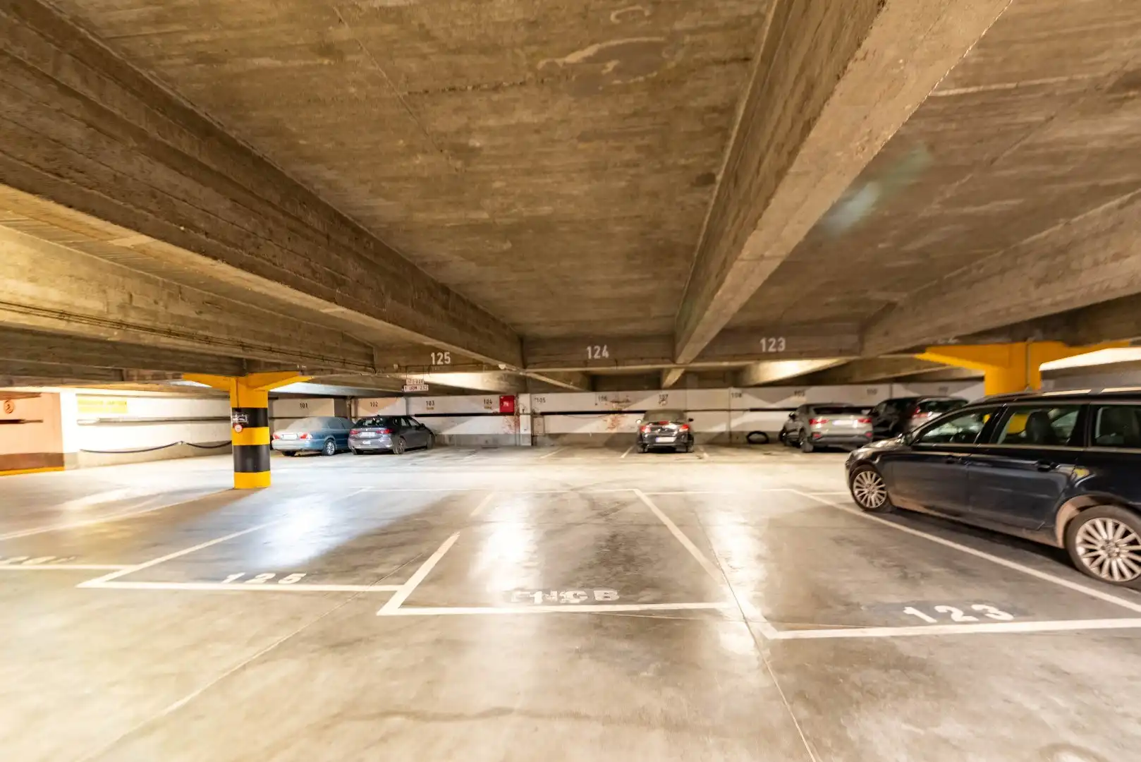 Autostaanplaats tussen Meir, Hopland en Frankrijklei foto 2