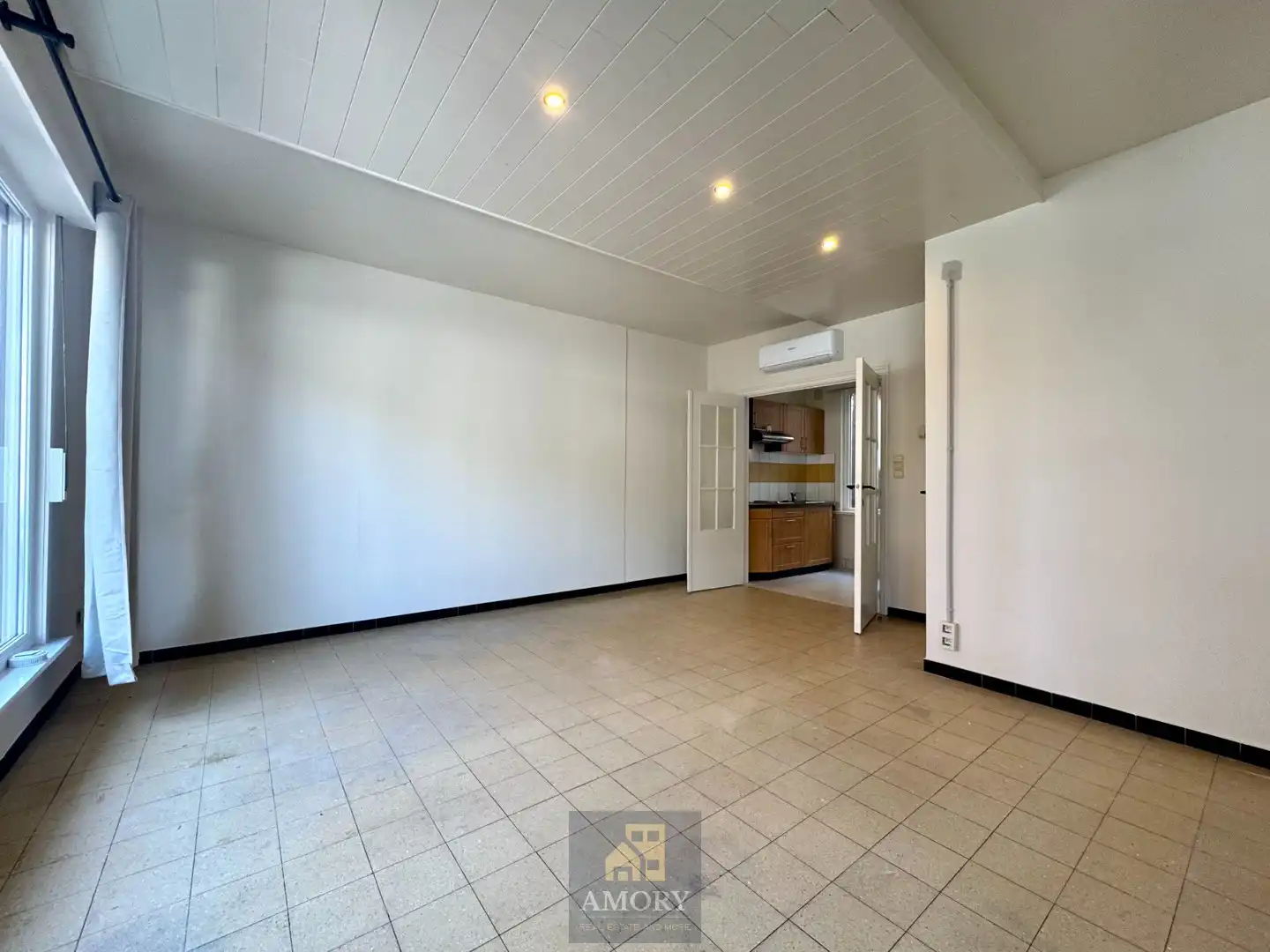 Lichtrijke, gelijkvloerse studio te St. Amandsberg foto 3