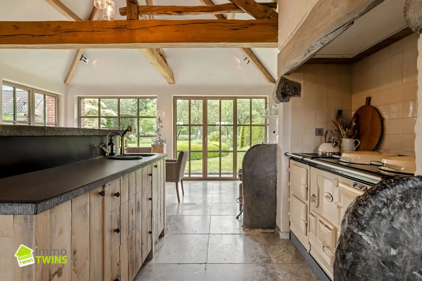 Exclusief wonen in de geliefde gerenoveerde Patershoeve te Buggenhout  foto 21