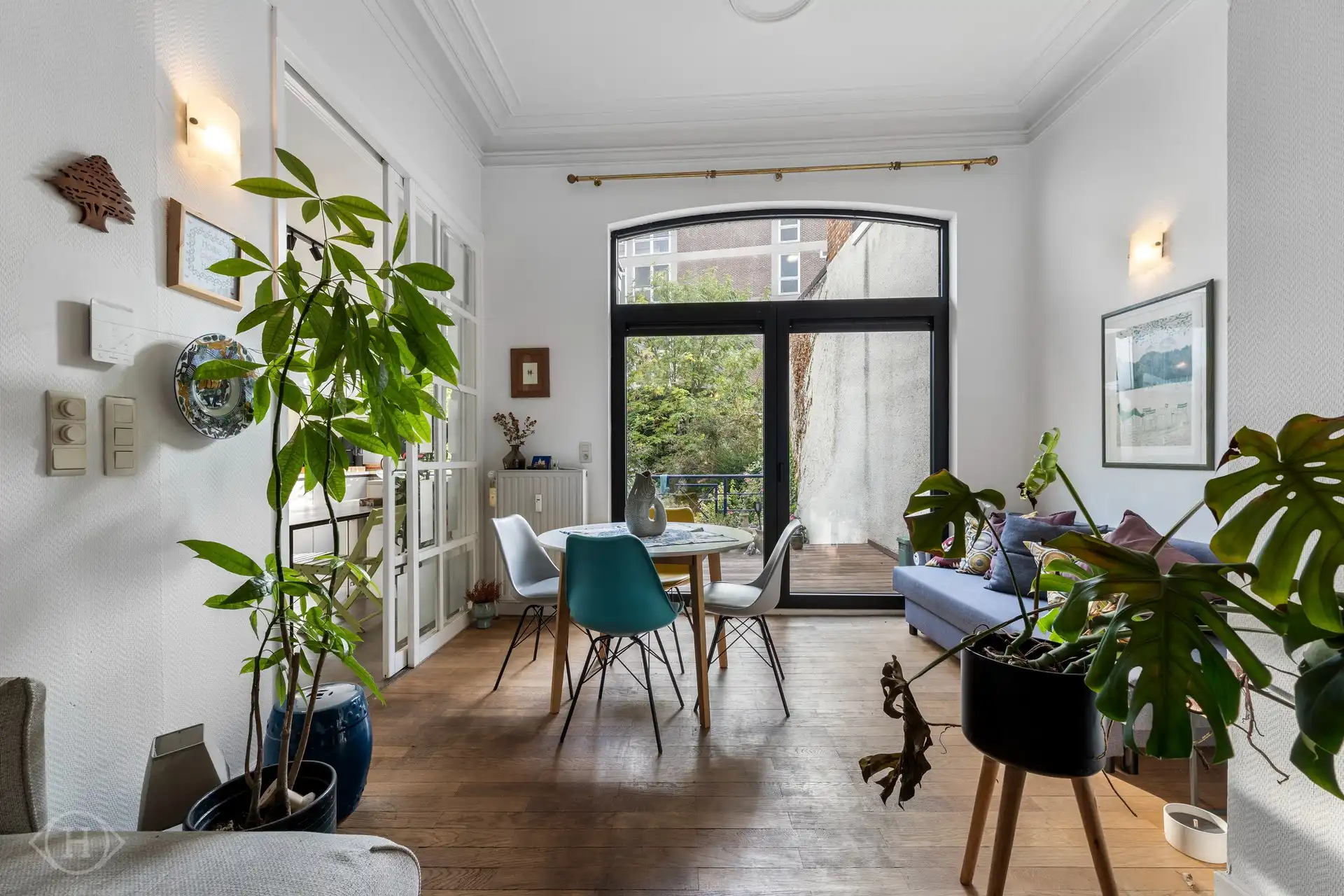 Charmant 1-slaapkamerappartement met tuin aan Ladeuzeplein foto 14