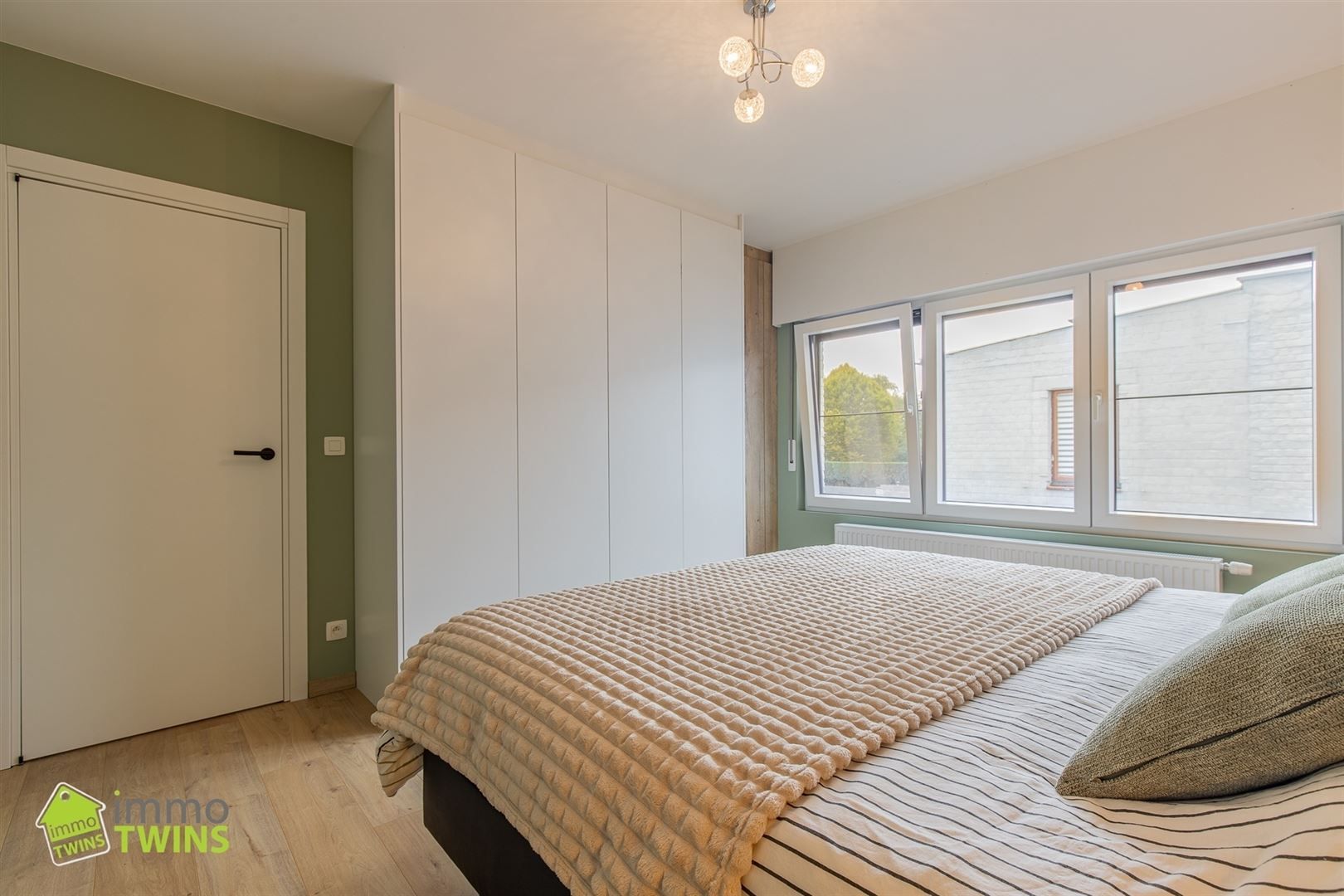 Instapklare en stijlvolle HOB met bijgebouw, tuin en visvijver te Dendermonde (Schoonaarde) foto 23