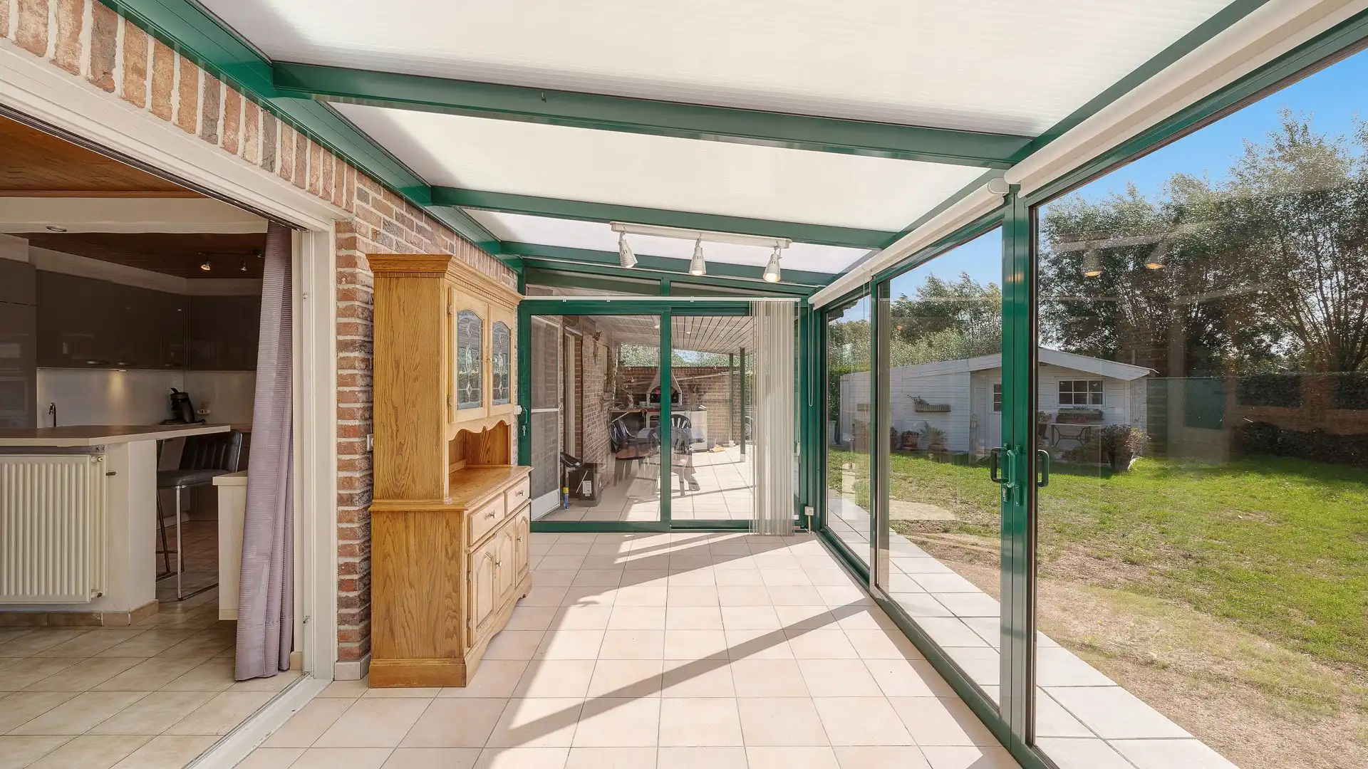 Verzorgde vrijstaande woning op een mooi perceel te Sijsele foto 11