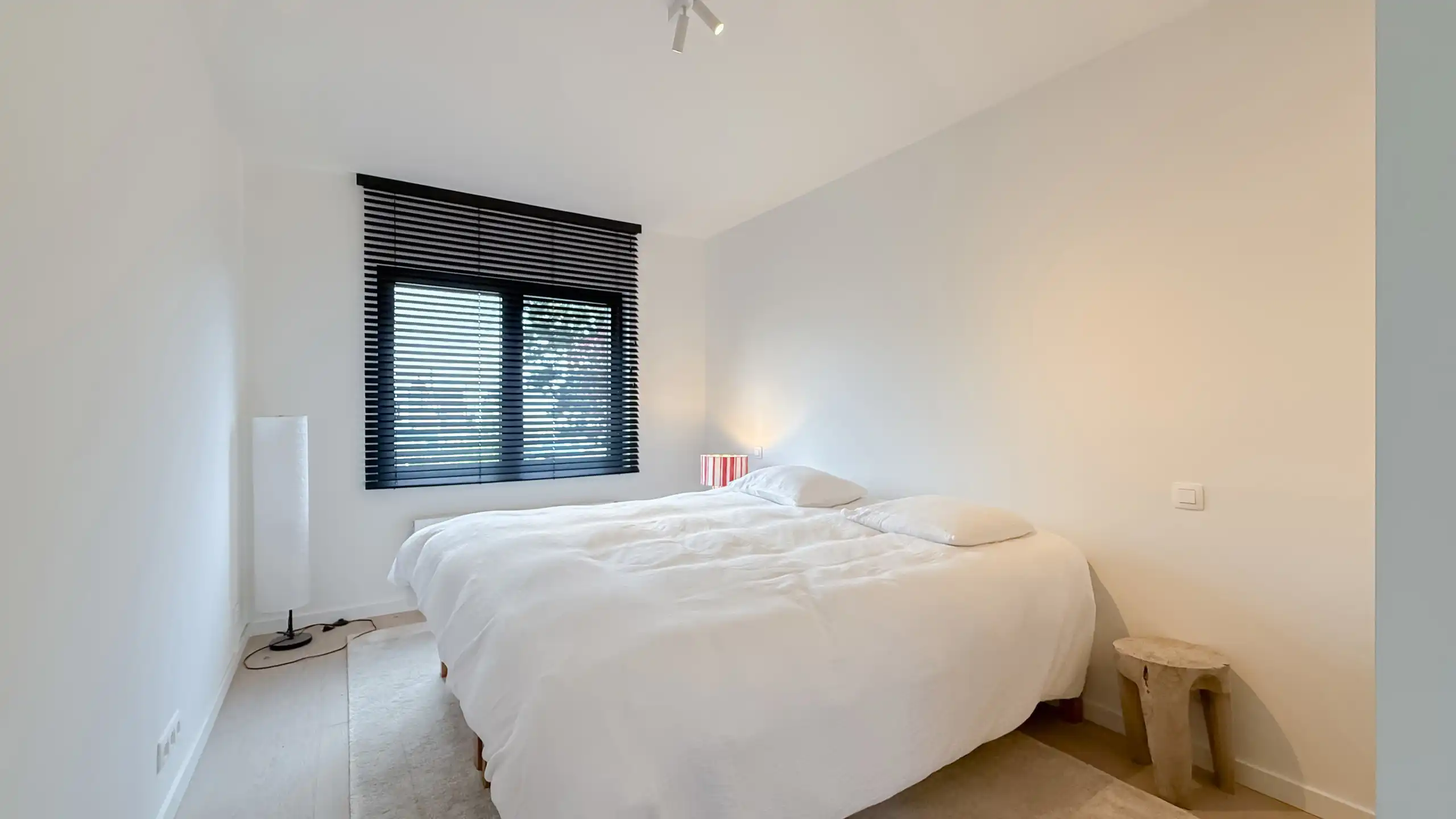 Gerenoveerde woning met zonnige tuin nabij de Graaf Jansdijk foto 25