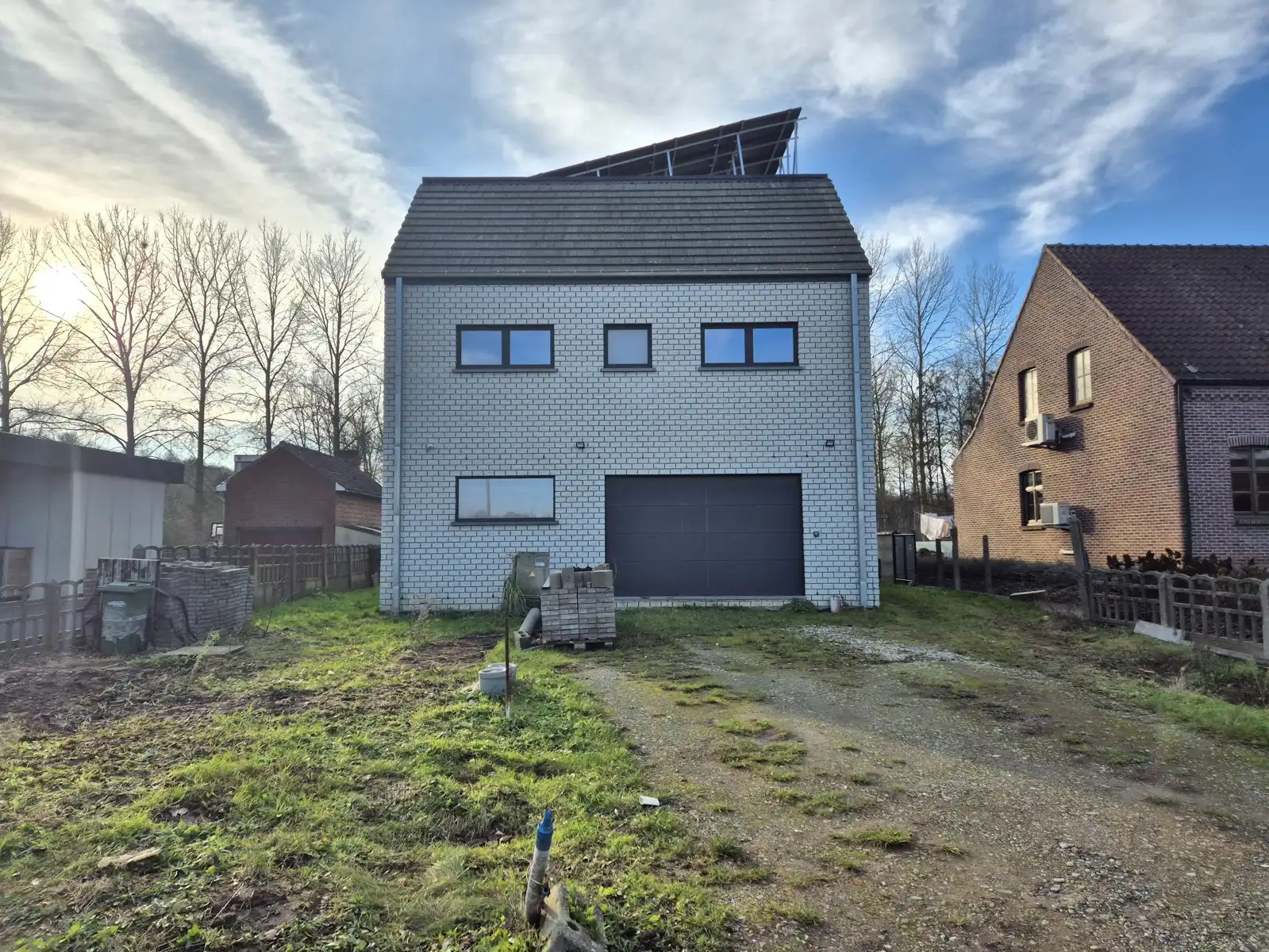 Recent, groot, praktisch + zuidgericht met prachtig uitzicht foto 2