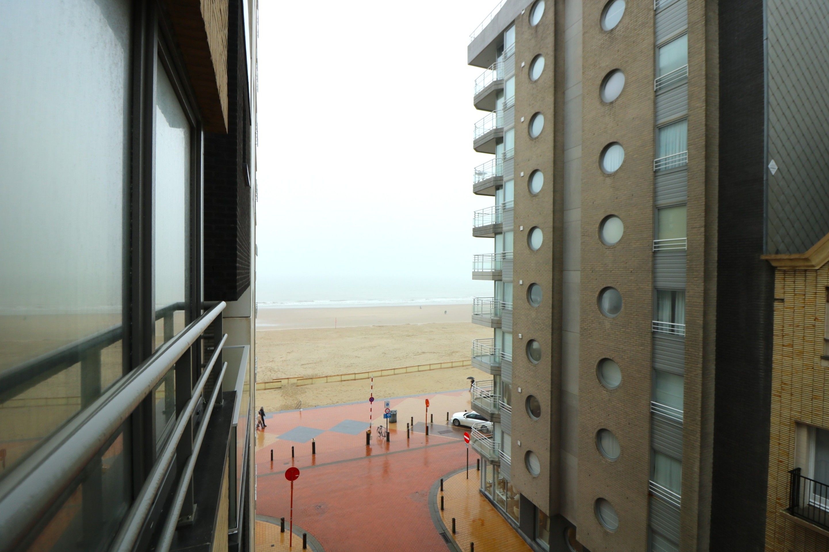 Ruim duplexappartement met 2 slaapkamers foto 8