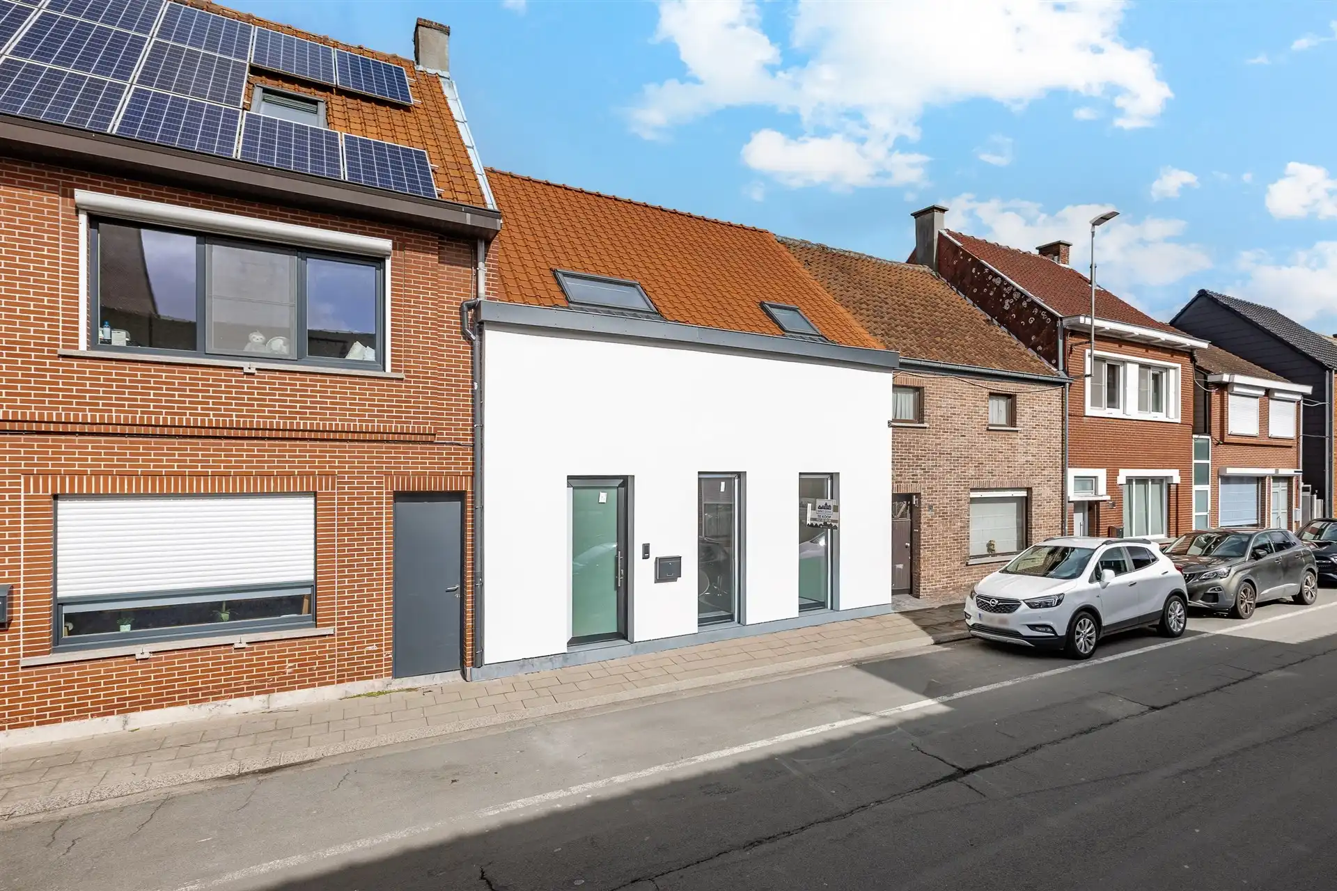 Gerenoveerde woning met 3 slaapkamers in De Klinge  foto {{pictureIndex}}
