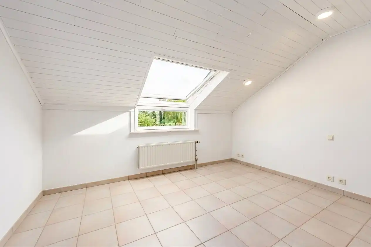 Wonen en werken combineren op toplocatie te Ichtegem - handelswoning met ruime woonst, tuin en garage foto 14