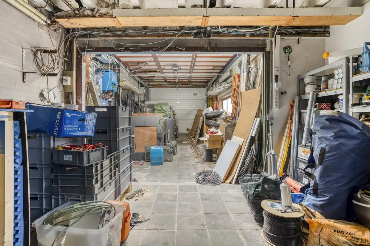 Huis met magazijn/kantoorruimte te koop in Assebroek  foto 9