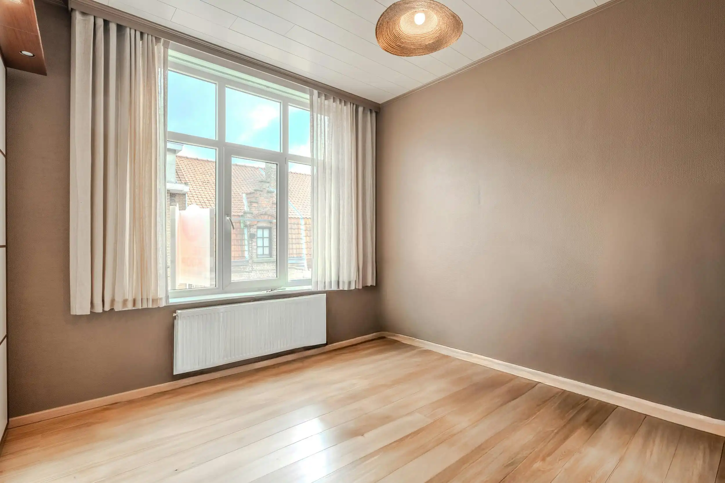 Ruime woning met vijf slaapkamers en gezellige stadskoer foto 17