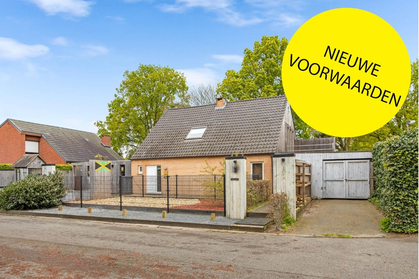 Prachtig gelegen, vrijstaande woning met 4 slpk. en ruime carport op 793m² foto 1