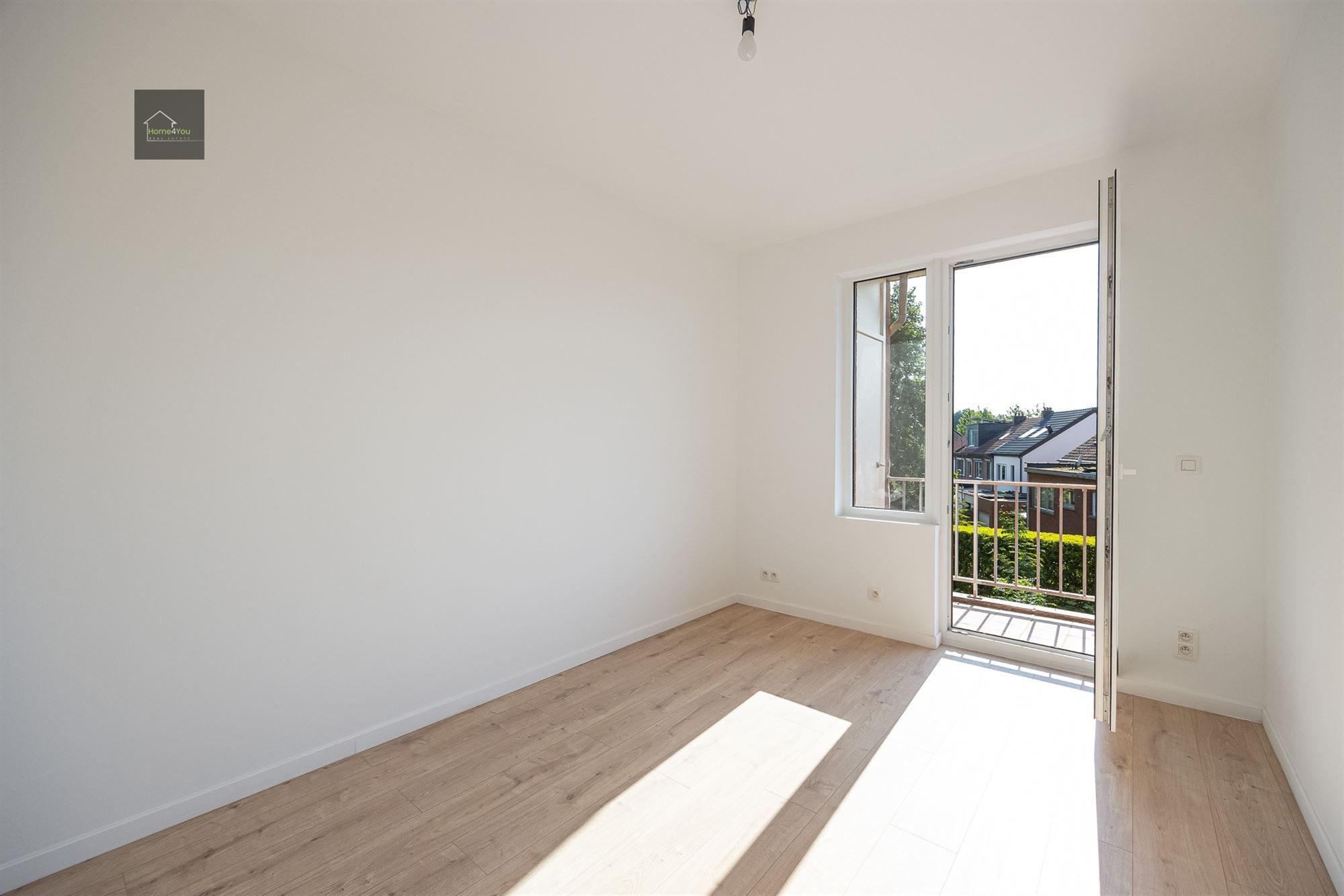 Gerenoveerd appartement met zonnepanelen in kleinschalige blok foto 9
