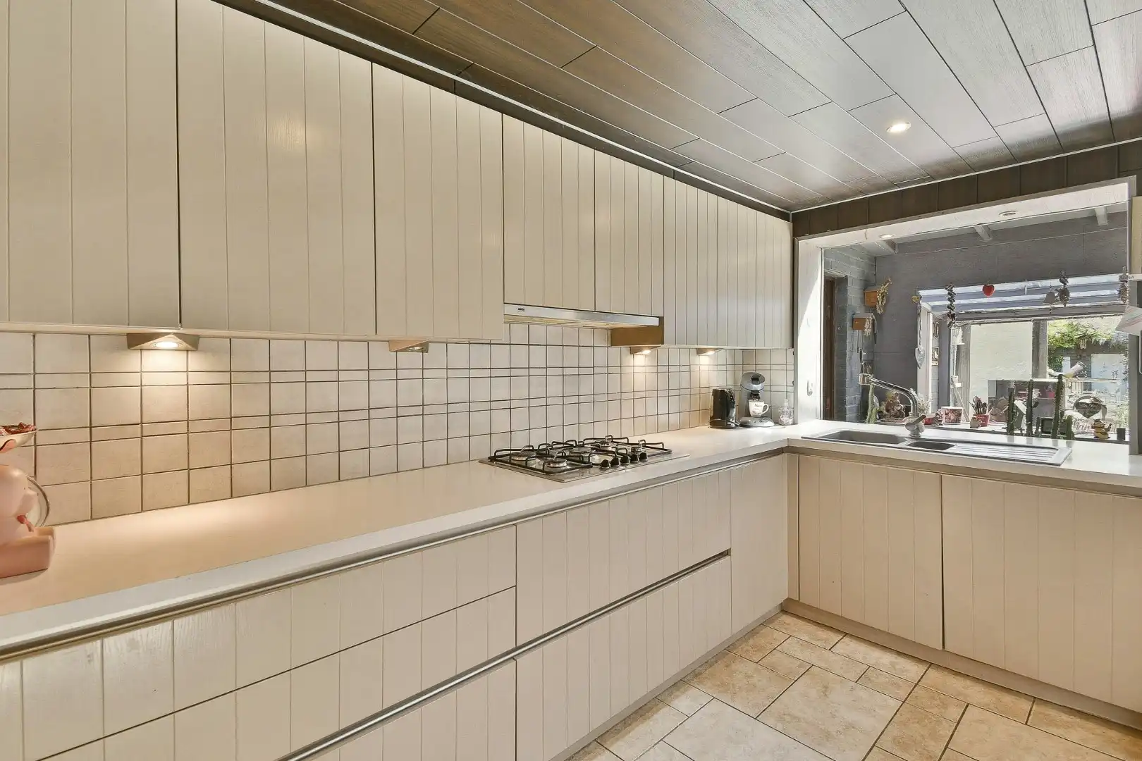 Woning met drie slaapkamers, garage en zonnige tuin foto 9