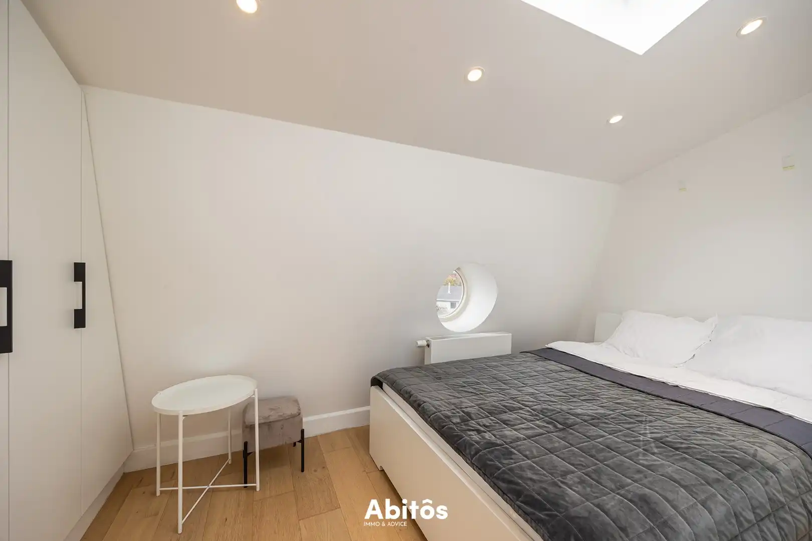 Luxueus gemeubeld penthouse met zicht op de Leie en de Gentse torens foto 15
