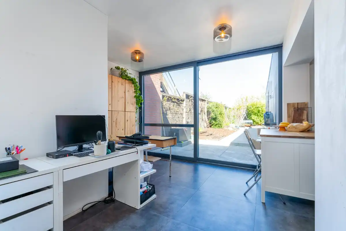 Ruime gerenoveerde woning met 4 slaapkamers in het centrum foto 6