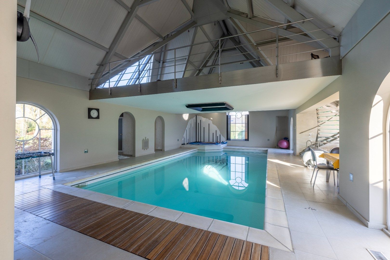 Unieke villa met binnenzwembad op een toplocatie  foto 11