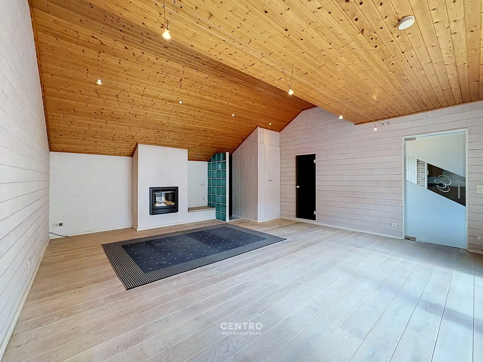 Ruime woning met opslagruimte in aangename omgeving! foto 23