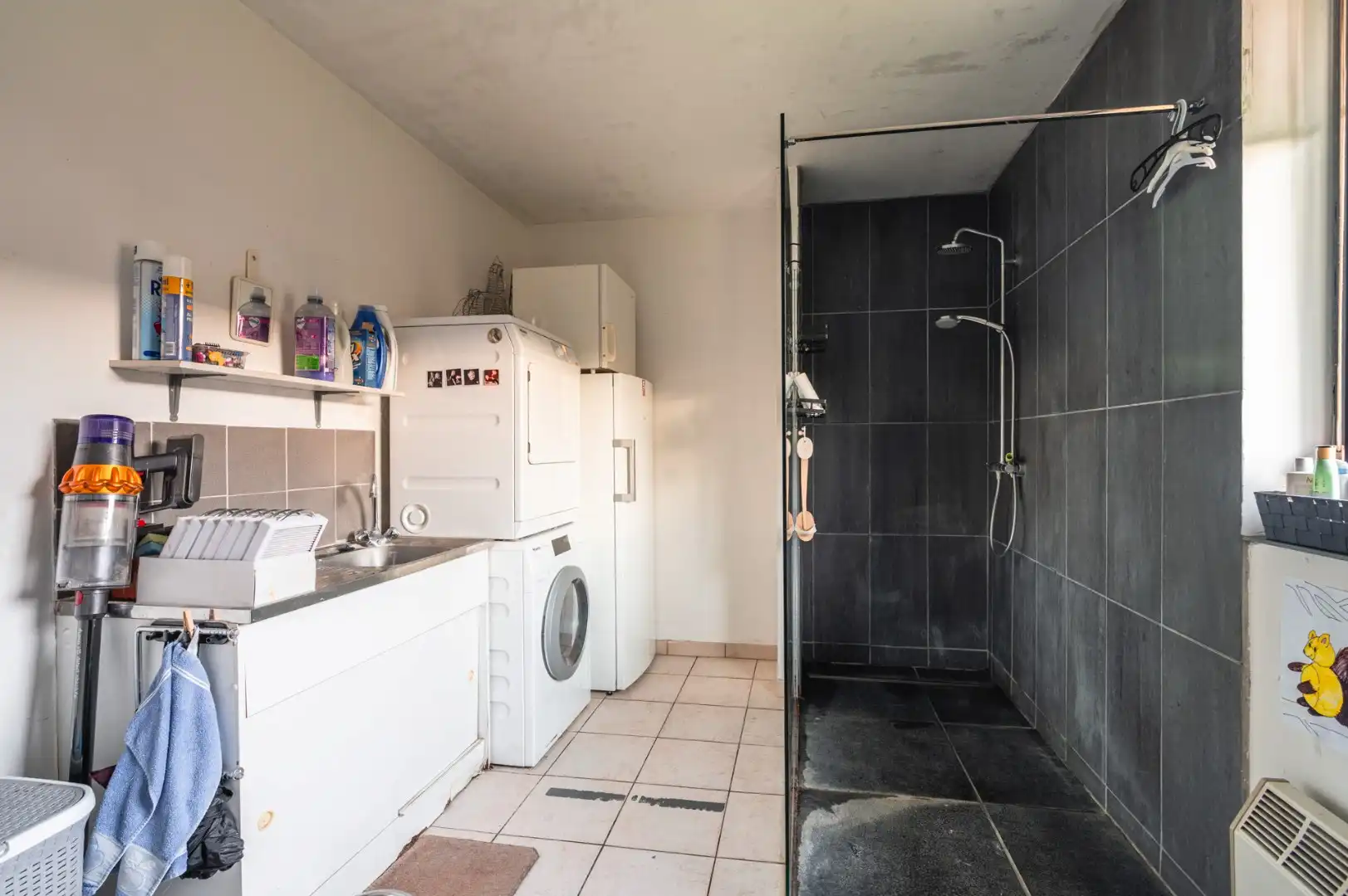 Villa met 6 kamers,  garage, 44 zonnepanelen, en veel ruimte op 810 m² foto 10