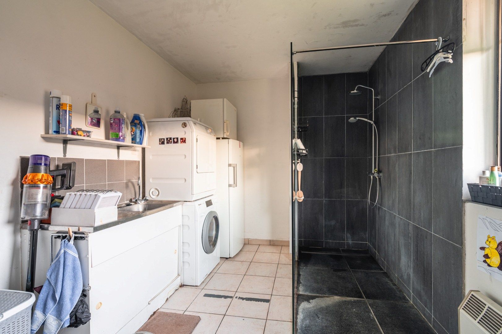 Villa met 6 kamers,  garage, 44 zonnepanelen, en veel ruimte op 810 m² foto 10