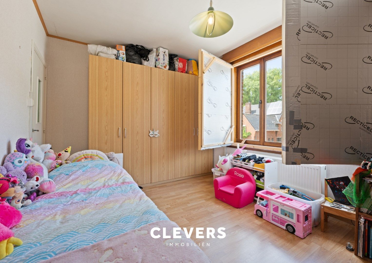 Op te frissen gezinswoning met 4 slaapkamers en zij-ingang foto 11