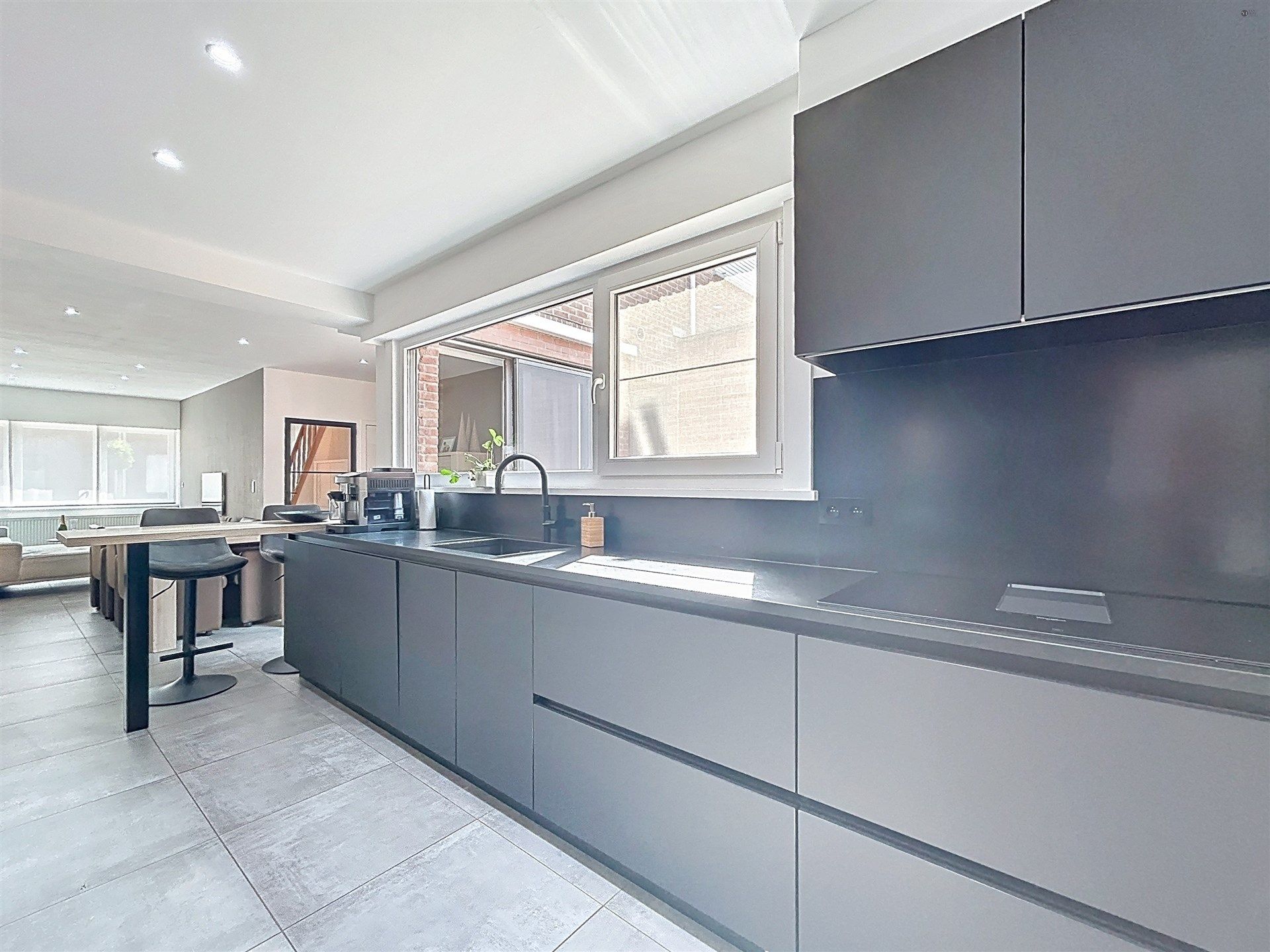 instapklare gezinswoning met 4 slaapkamers op toplocatie foto 4