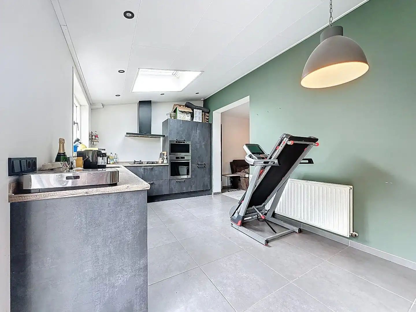 Gerenoveerde half vrijstaande woning met royale tuin en dubbele garage. foto 19