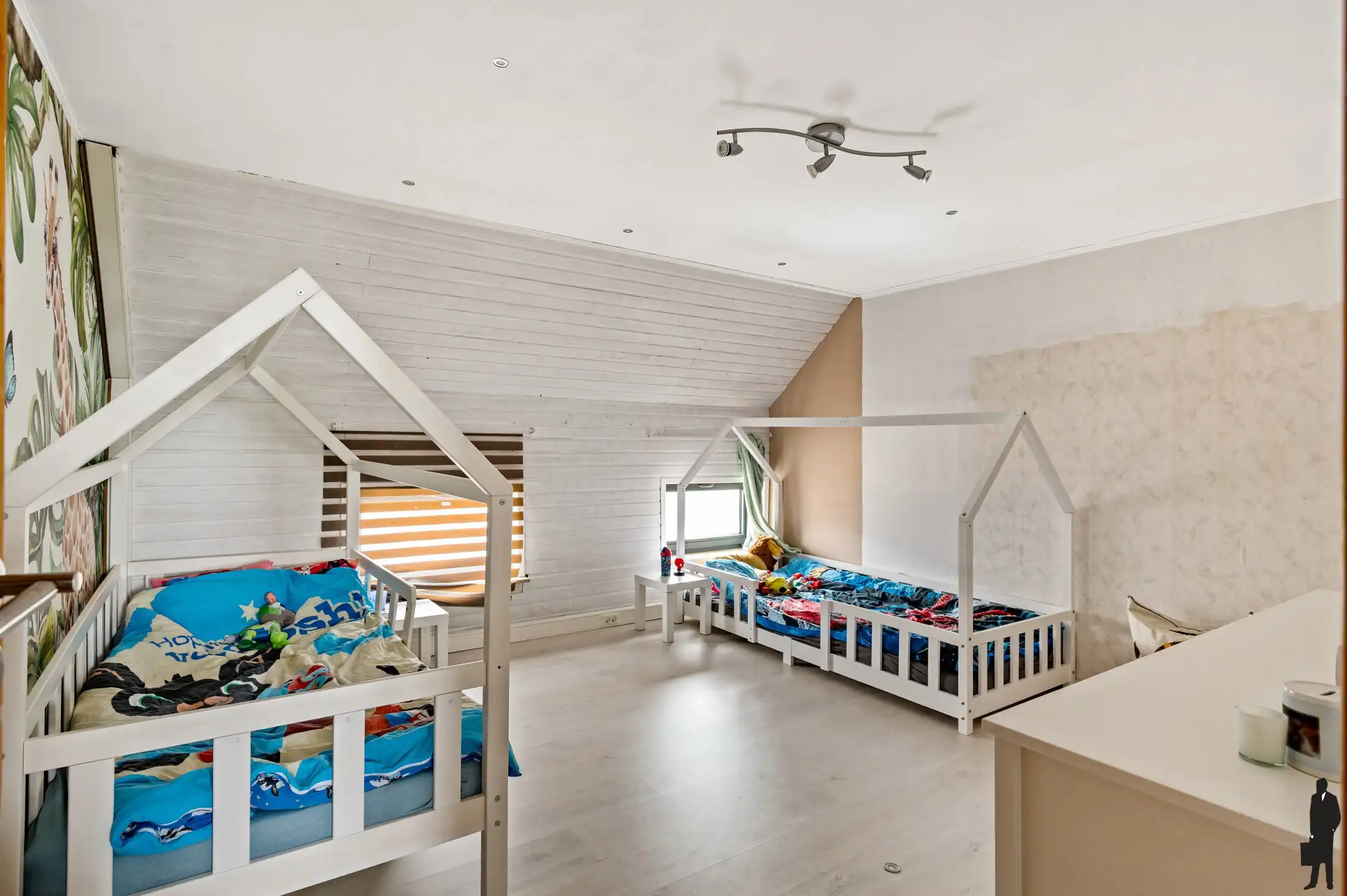 Charmante welgelegen woning met 2 ruime slpks en mezzanine foto 5