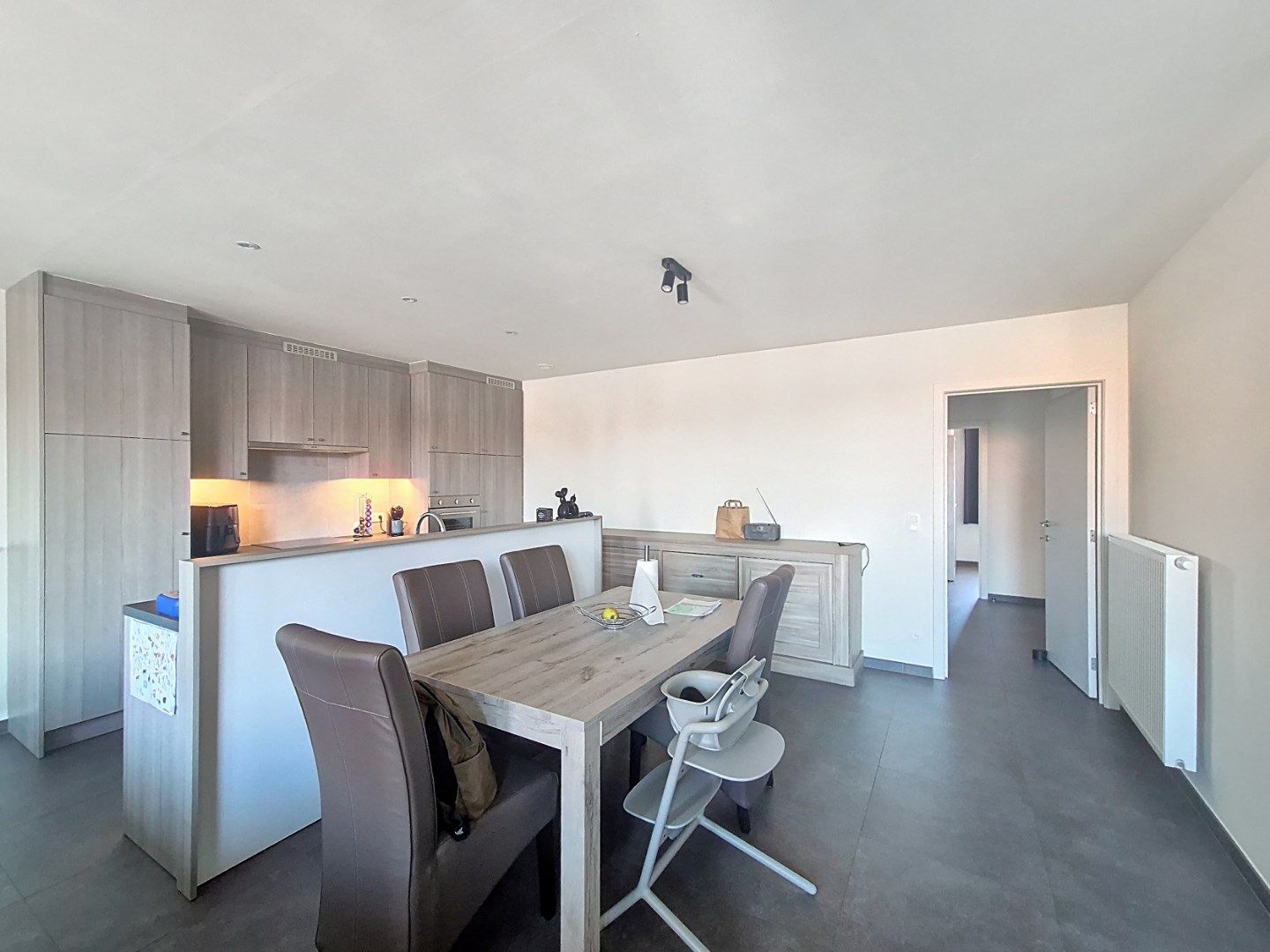 Appartement met 2 slpks en garage foto 6