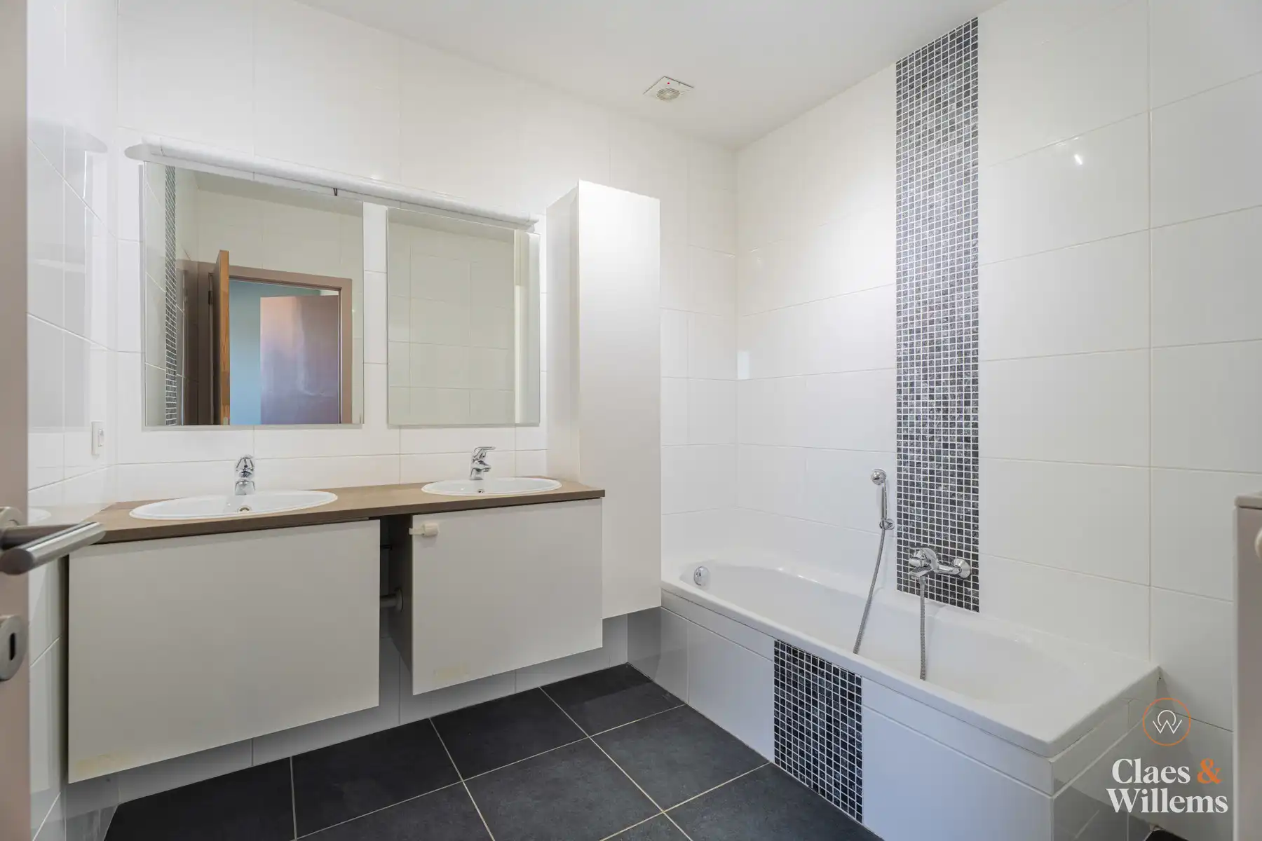 Ruim instapklaar duplex appartement te Sint-Pieters-Leeuw foto 14