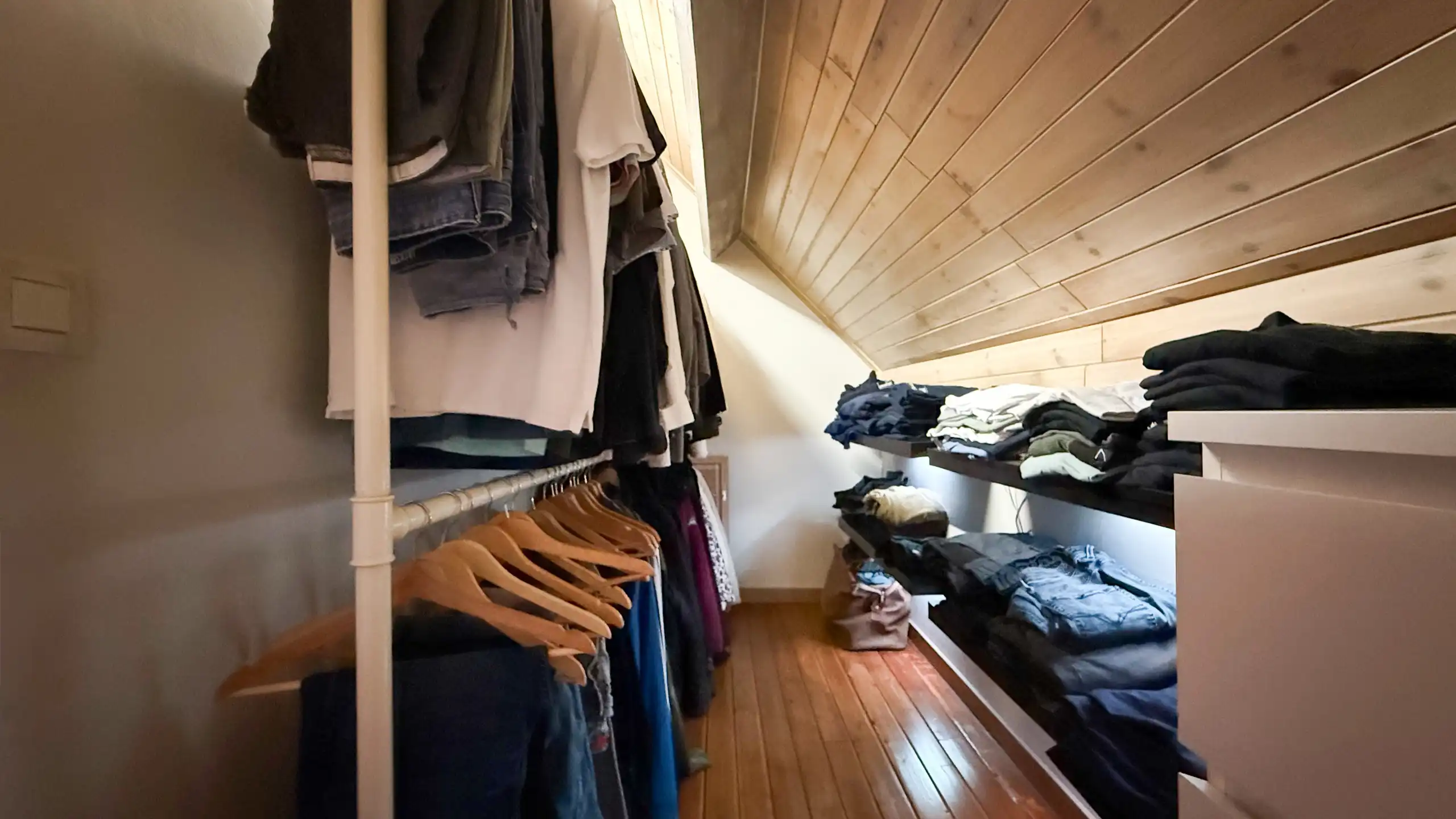 Instapklare gezinswoning met 5slpks, dubbele garage en tuin! foto 39