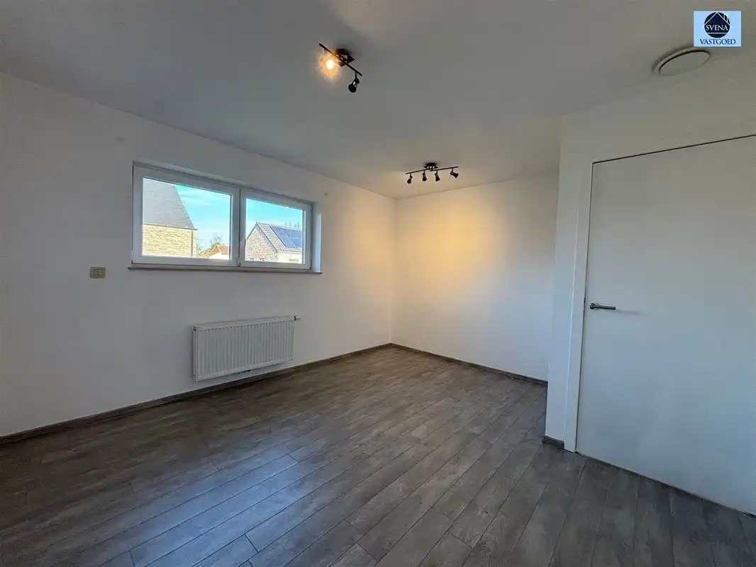 RUSTIG GELEGEN OPEN BEBOUWING MET 3 SLAAPKAMERS EN GARAGE foto 9