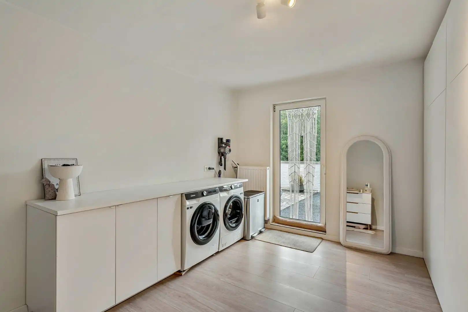 Comfortabel, mooi gerenoveerd duplex-appartement mét ruim terras en carport! foto 11