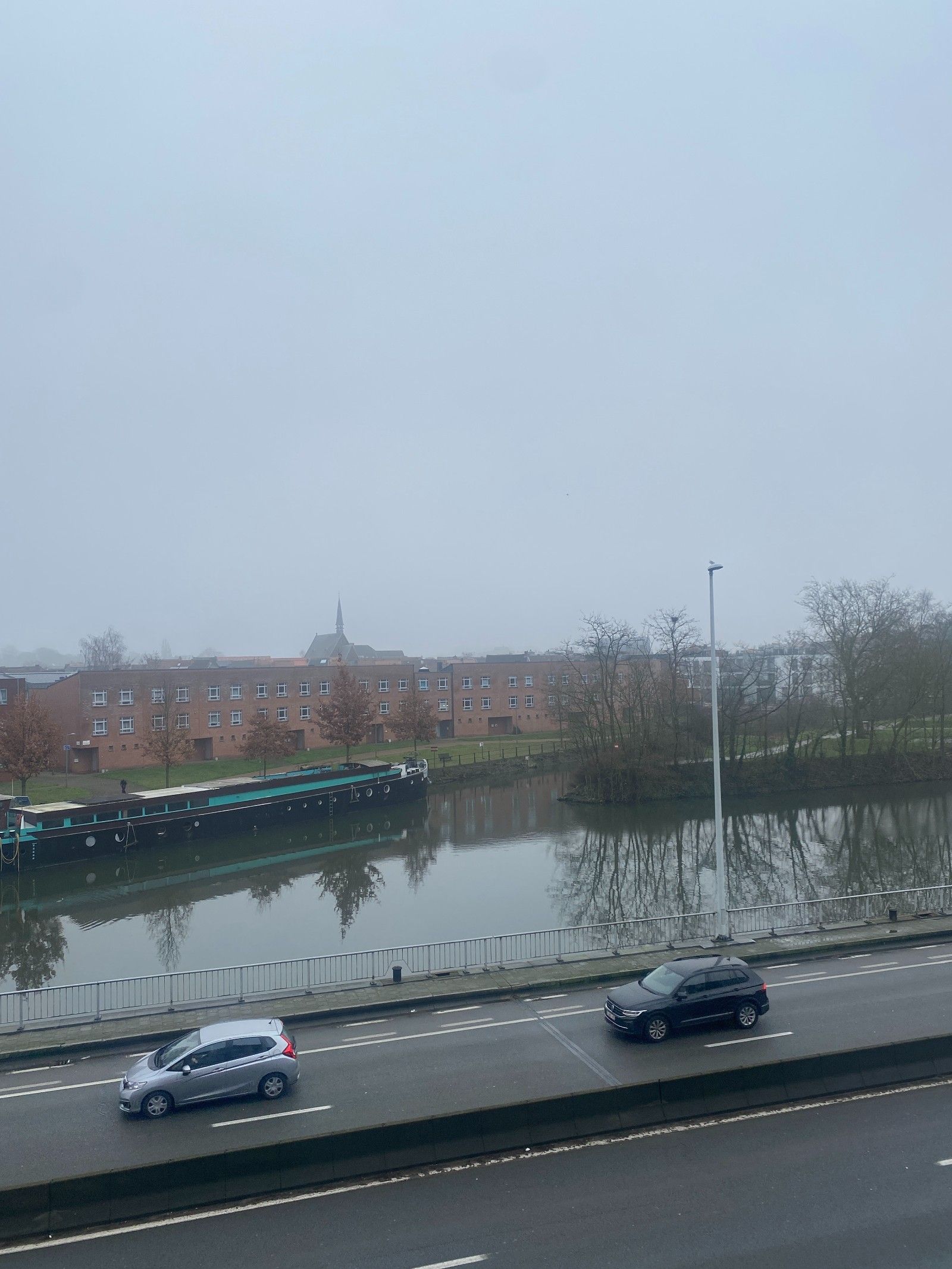 Gezellig éénslaapkamer appartement in herenwoning met zicht op water foto 5