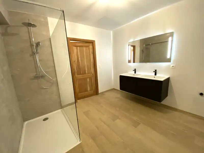 GROOT GV APPARTEMENT (+-117m²) (!!! reg. rechten van toepassing/GEEN BTW!!!)  +autostp + tuin en buitenberging foto 15