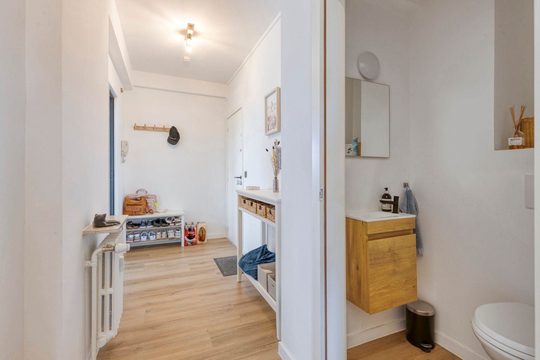 Centraal gelegen gerenoveerd appartement | Station Brugge foto 19