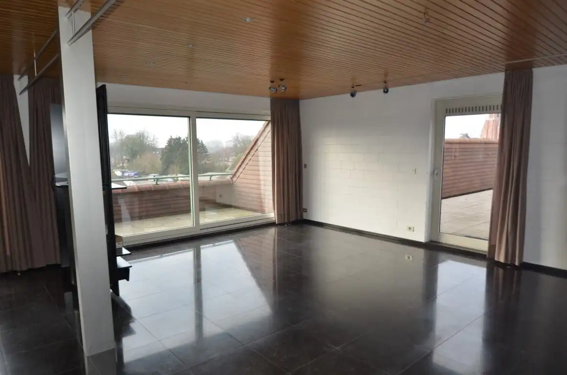 Modern dakappartement met 2 slpks en garage foto 3