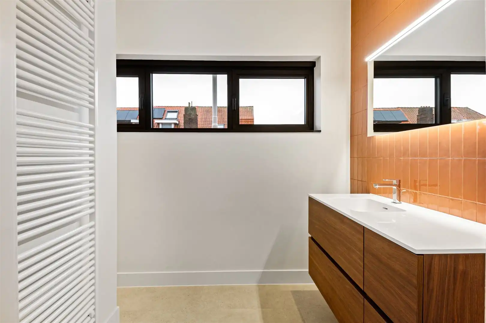 Totaal gerenoveerde woning met 4 à 5 slaapkamers in Ekerse dorpskern. foto 23