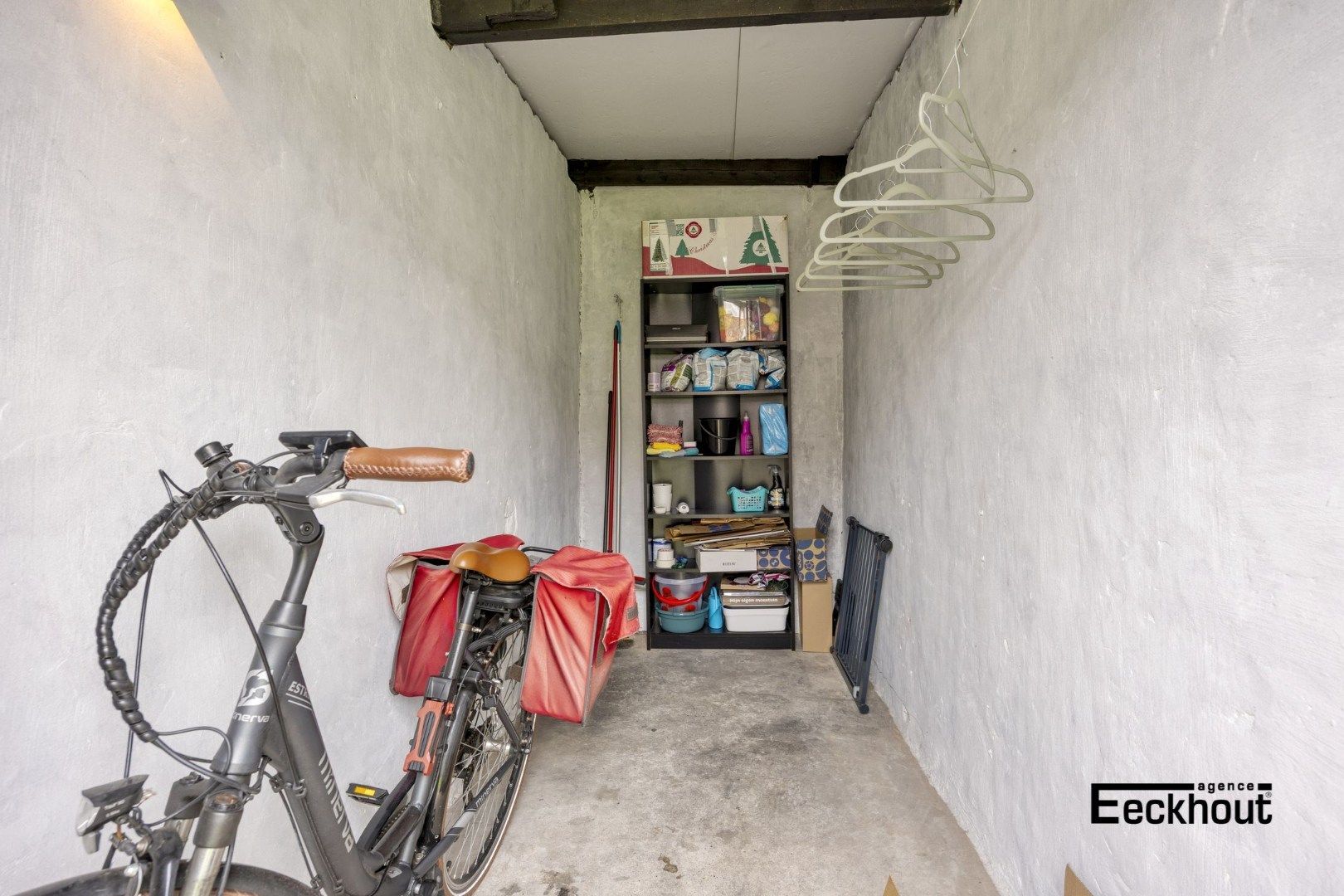 Volledig gerenoveerd appartement op gunstige ligging te Bredene! foto 12