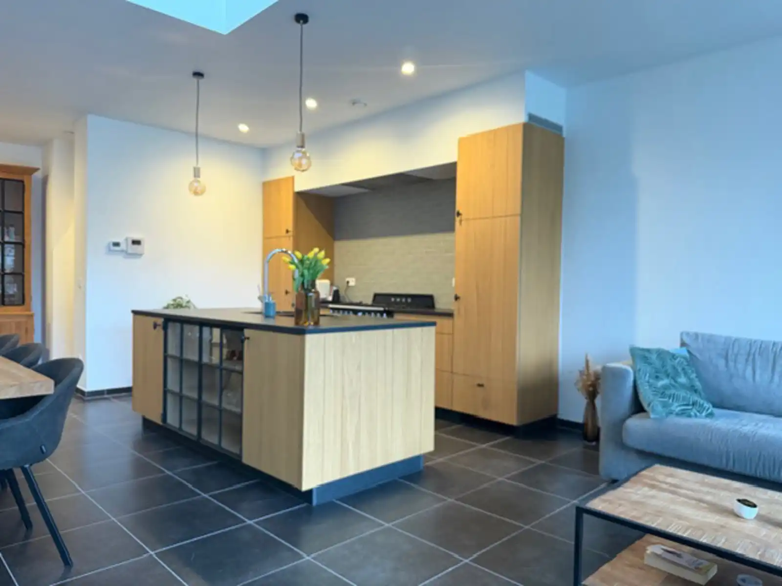 Totaal gerenoveerde en energiezuinige woning met tuin. foto 4