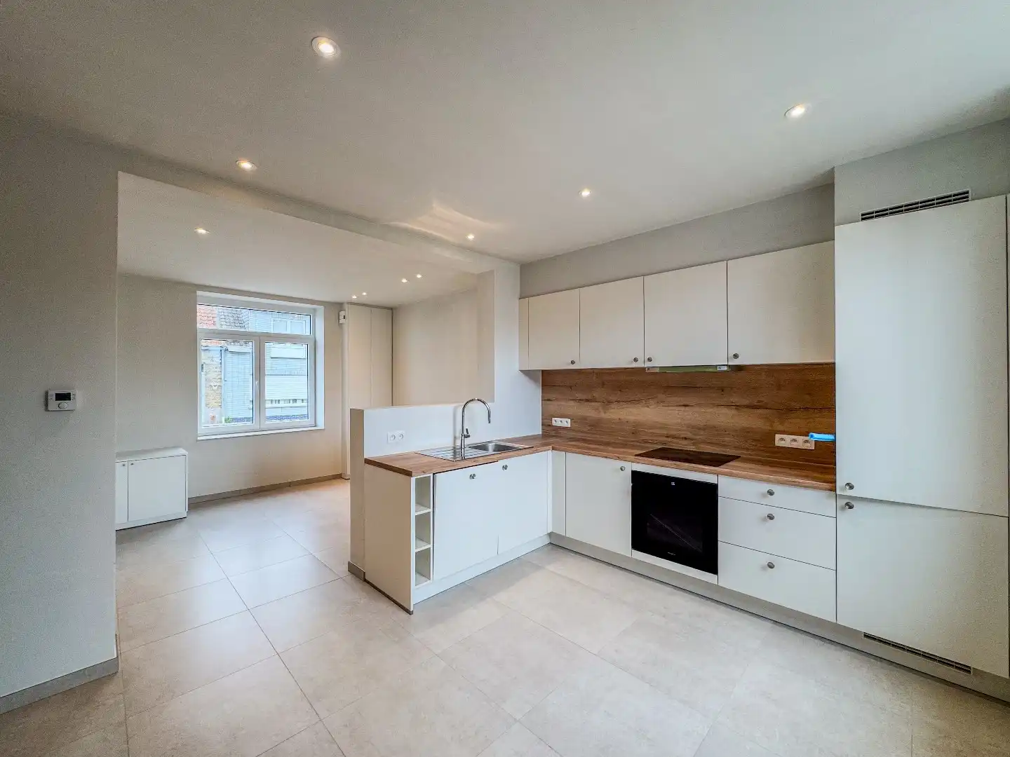 Gezellige woning met 2 slaapkamers, dressing en tuin. foto 3