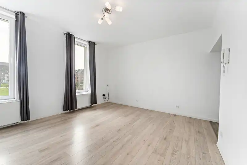 Roeselare- ruime bel-etage met 3 slaapkamers op toplocatie foto 3