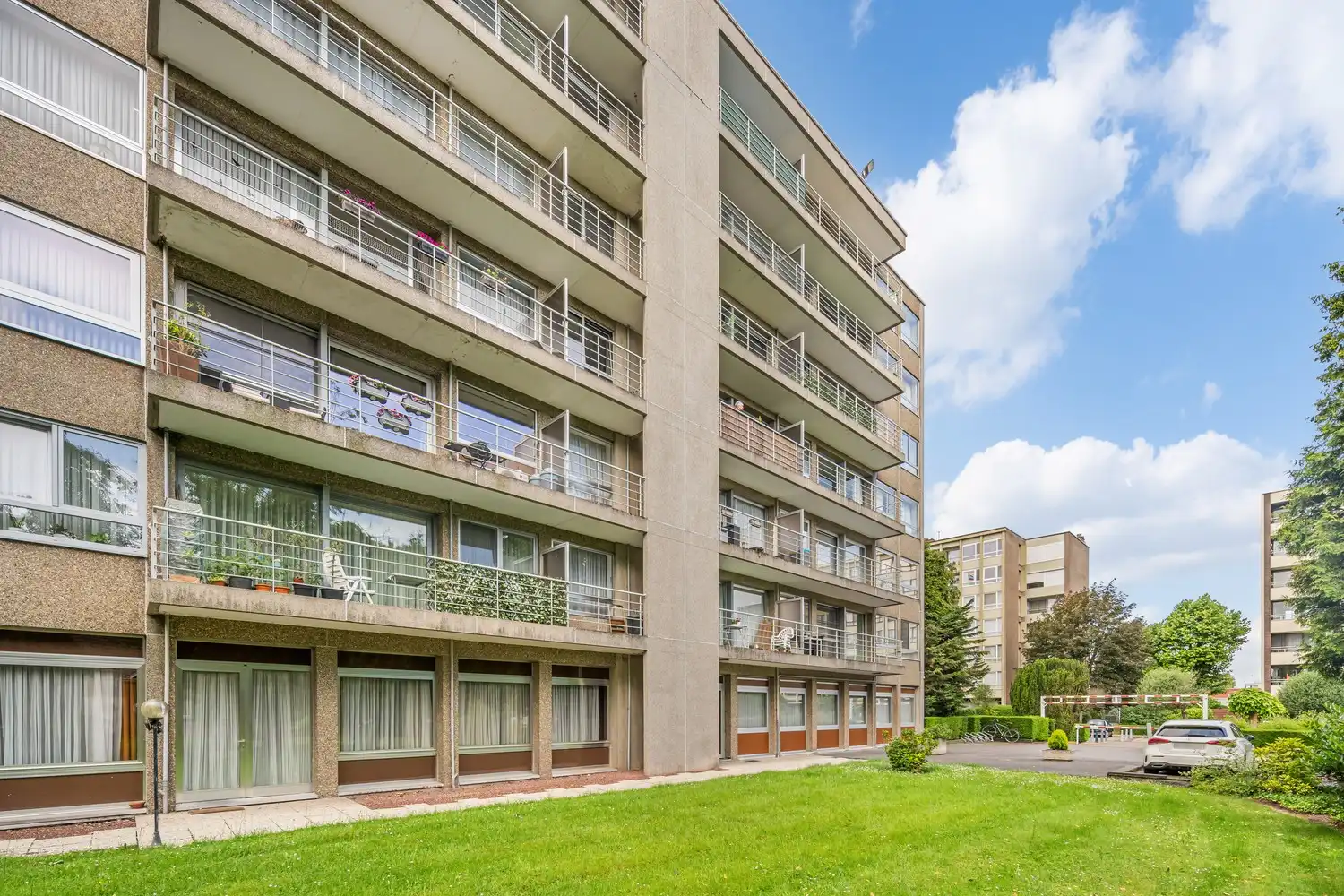 Ruim appartement met 2 slaapkamers, ondergrondse autostaanplaats en kelderberging. foto 30