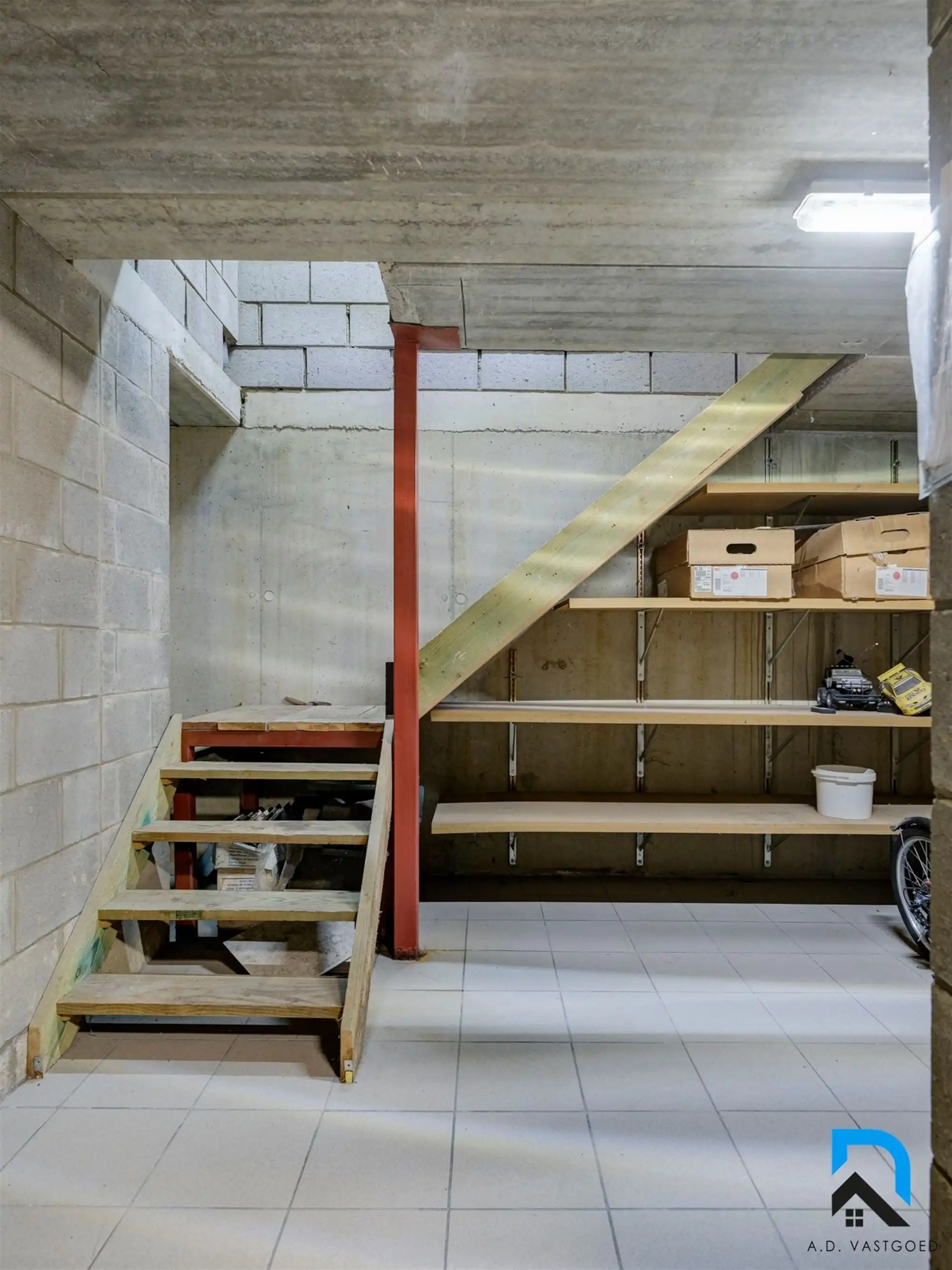 Ruime woning met prachtige tuin foto 29