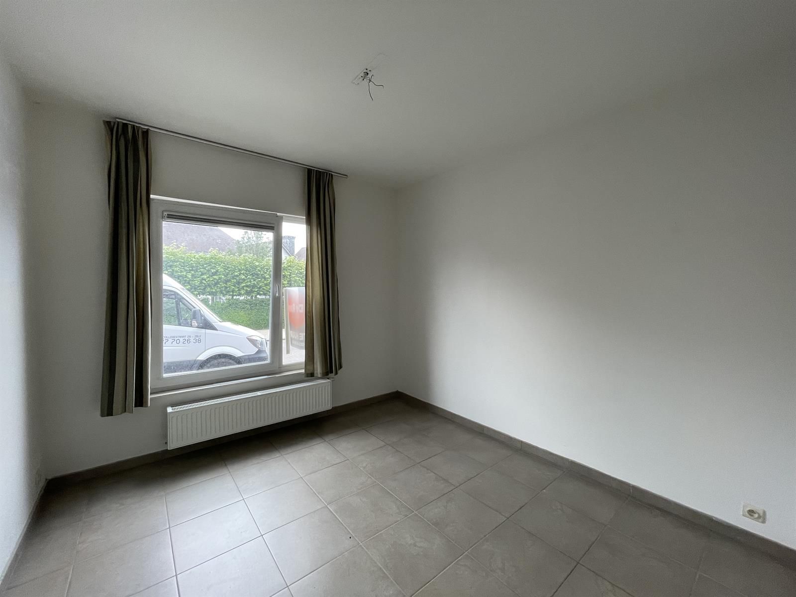 ERONDEGEM - Gelijkvloers appartement met ruim terras foto 3