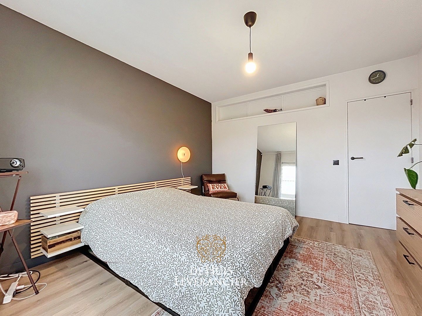 Gerenoveerd appartement met 2 slaapkamers, garagebox en berging te koop in Edegem foto 26