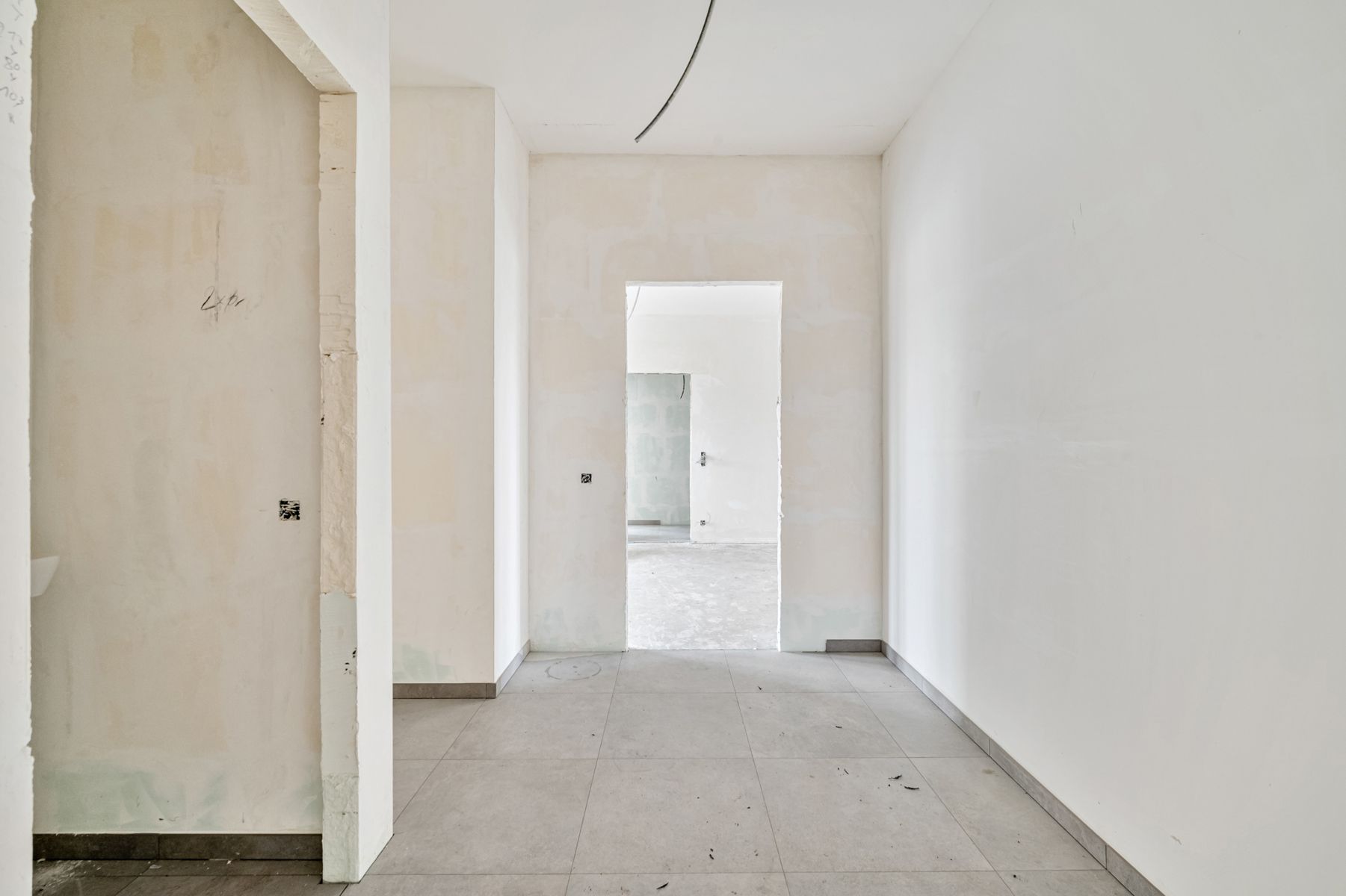Nieuwbouwappartement met 2 slpks + 2 terrassen foto 4