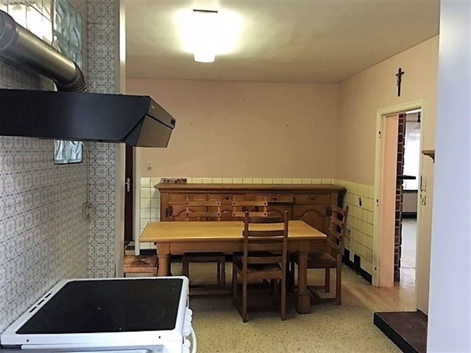 Ruime woning te koop in centrum van Stavele! foto 3