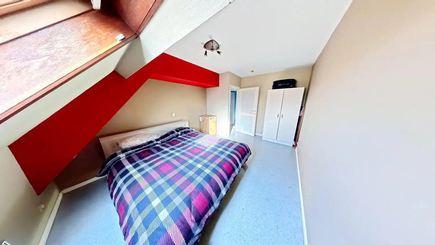 Handelspand met zeer ruim appartement in het centrum Brakel! foto 13