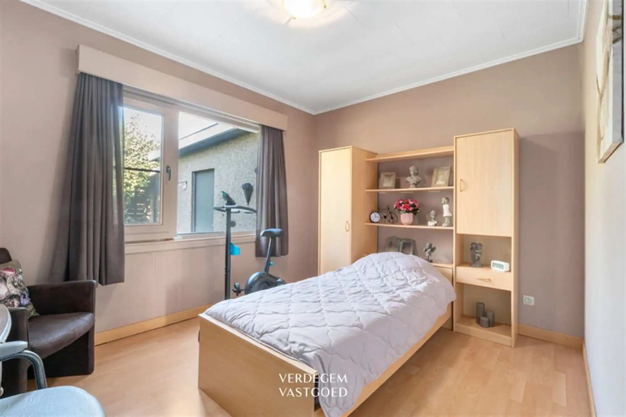 Bungalow met 3 slaapkamers, garage en zonnige tuin in kindvriendelijke woonwijk foto 12