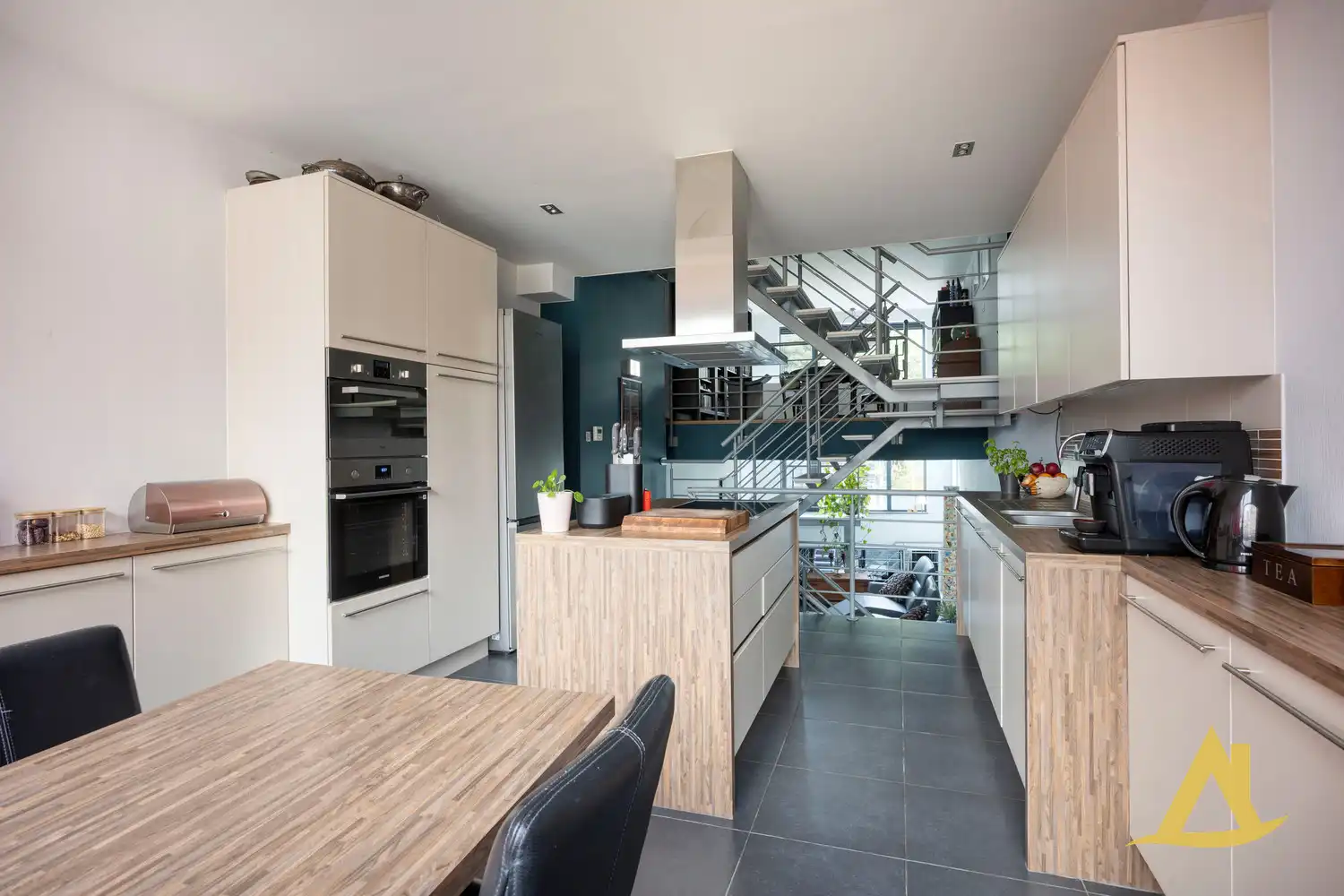 DESIGN STADSWONING MET 3 SLAAPKAMERS, TUIN EN JACUZZI IN HET HARTJE VAN DIEST foto 24
