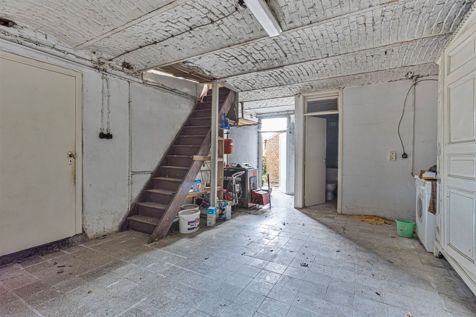 Te renoveren woning met schuur en loodsen  foto 13